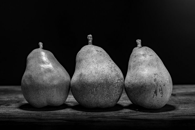 Still life of pears by Arjan van der Veer