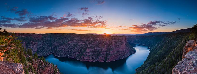 Sunrise at the gorge by Denis Feiner