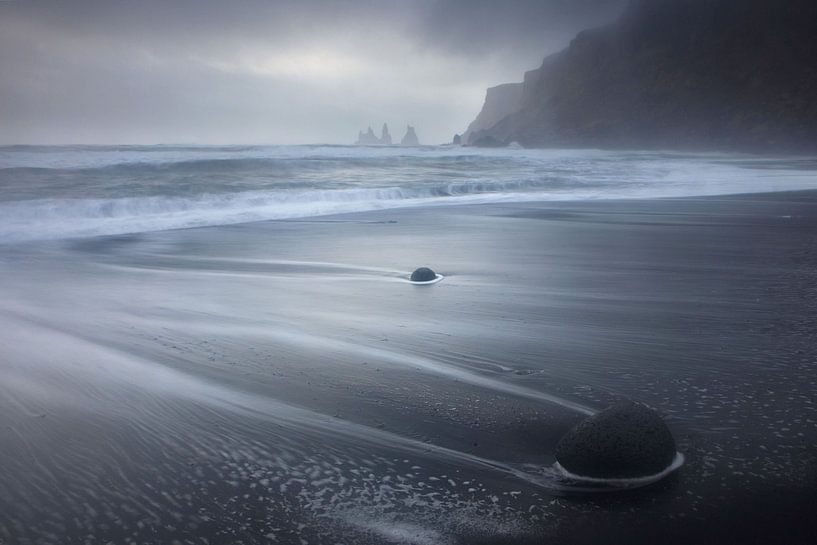 Vik - Reynisdrangar van Johannes Klapwijk