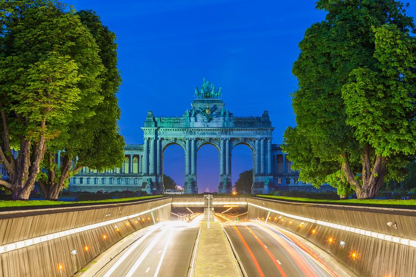 Parc du Cinquantenaire in Brussels in the evening by Werner Dieterich