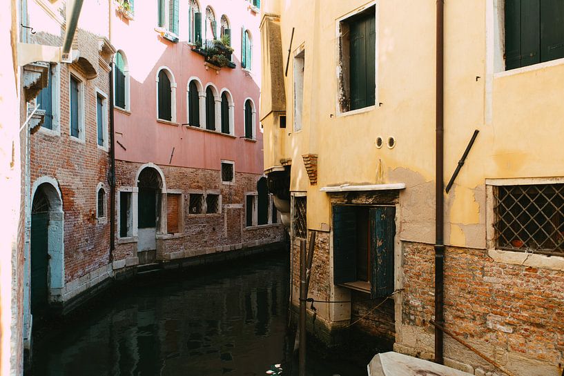 Straßen von Venedig von Ron Van Rutten