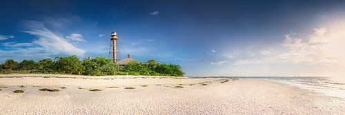 Vuurtoren op het strand van Sanibel Island in Florida.