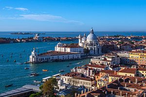 Blick auf die Kirche Santa Maria della Salute in Venedig