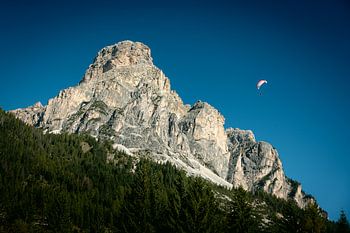 Les Dolomites avec les parachutistes
