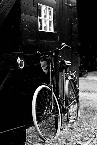 Anlehnendes Fahrrad