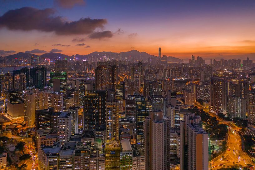 Hong Kong by Hello Pompoyo