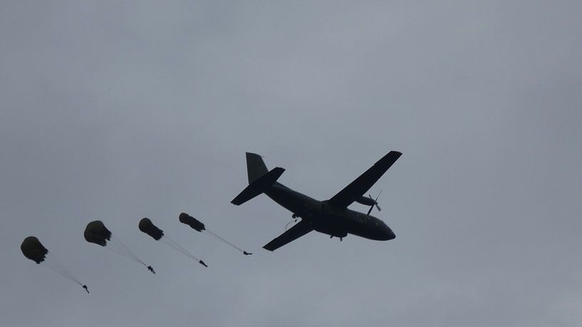 Dumping of Paragliders op Market Garden by Veluws