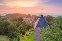 Zonsopkomst boven Huizinge