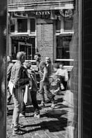 Spiegeling in het raam
