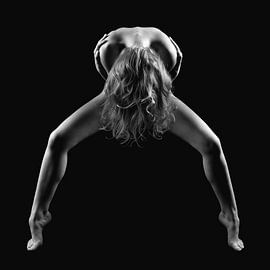 Symmetry: nude standing with head-bow