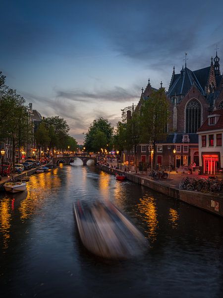 Amsterdam: The red light district and the canals by Bart Ros