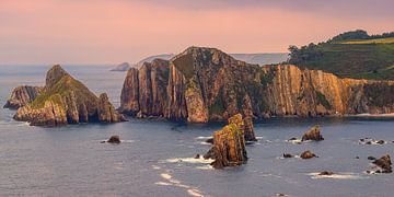 Panorama en zonsopkomst in Asturië, Spanje van Henk Meijer Photography