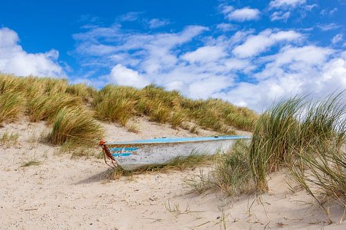 Boat in the dunes by AD DESIGN Photo & PhotoArt