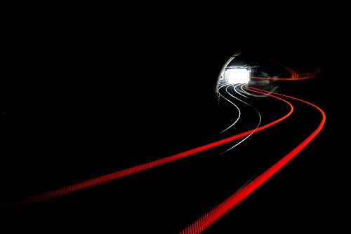 Bahn der Wehrhahn-Linie – Abstrakte Langzeitbelichtung