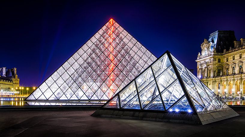 Pyramides du Louvre par Johan Vanbockryck