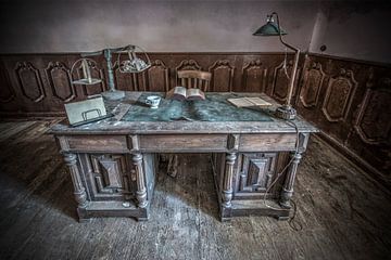 Office in an abandoned farmhouse by Gerben van Buiten