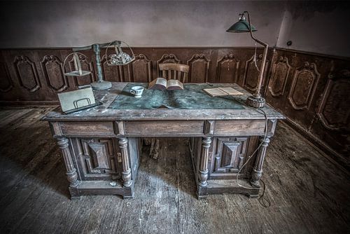 Bureau in een verlaten boerderij