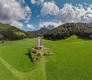 Kirche St. Johann in Ranui, Villnoss Tal, Sankt Magdalena, Tyrol du Sud - Alto Adige, Italie sur Rene van der Meer