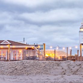 Leuchtturm von Noordwijk vor Sonnenaufgang von Yanuschka | Fotografie Noordwijk