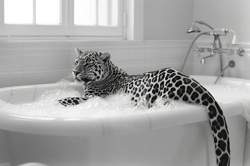 Elegant luipaard in de badkamer