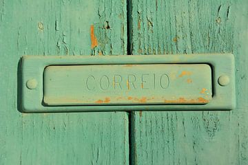 Groene deur met brievenbus, Alentejo Portugal van My Footprints