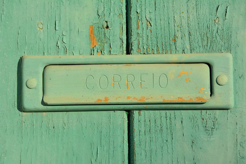 Groene deur met brievenbus, Alentejo Portugal van My Footprints
