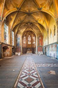 Église abandonnée. sur Roman Robroek - Photos de bâtiments abandonnés