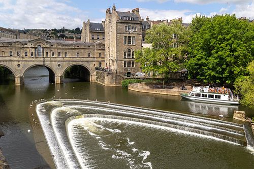 Pulteney Bridge over de Avon rivier in Bath