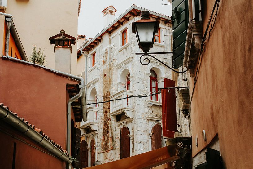 Straten van Rovinj, Kroatië | Kleurrijke reisfotografie van Trix Leeflang