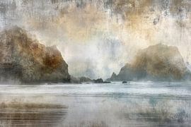 Mystische Küste im Nebel – Pure Ruhe von BowiScapes – Kunst und urbane Wandgestaltung