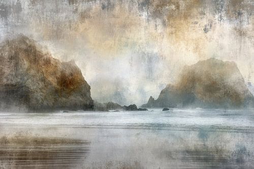 Mystische Küste im Nebel – Pure Ruhe von BowiScapes – Kunst und urbane Wandgestaltung