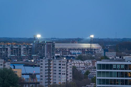 Het Feijenoord Stadion De Kuip in Rotterdam by Night met de nieuwe verlichting