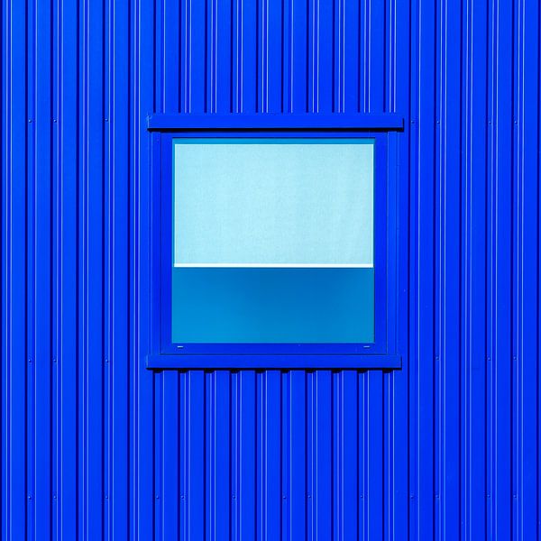 Blauwe doorkijk abstract van Hans Kwaspen