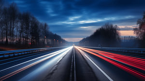 Autolichter, Lichtspuren auf der Autobahn bei Nacht