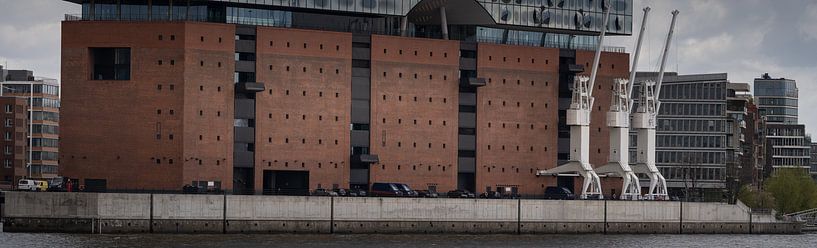 Elbphilharmonie foundation with historic harbour cranes by Jonas Weinitschke