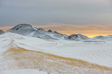 Zonsondergang boven Leirhnjukur van Gerry van Roosmalen