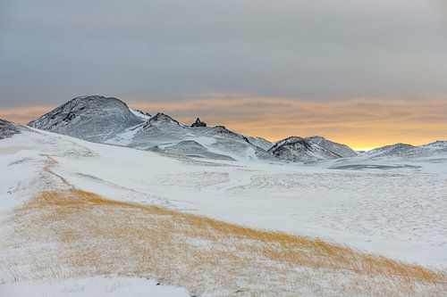 Zonsondergang boven Leirhnjukur