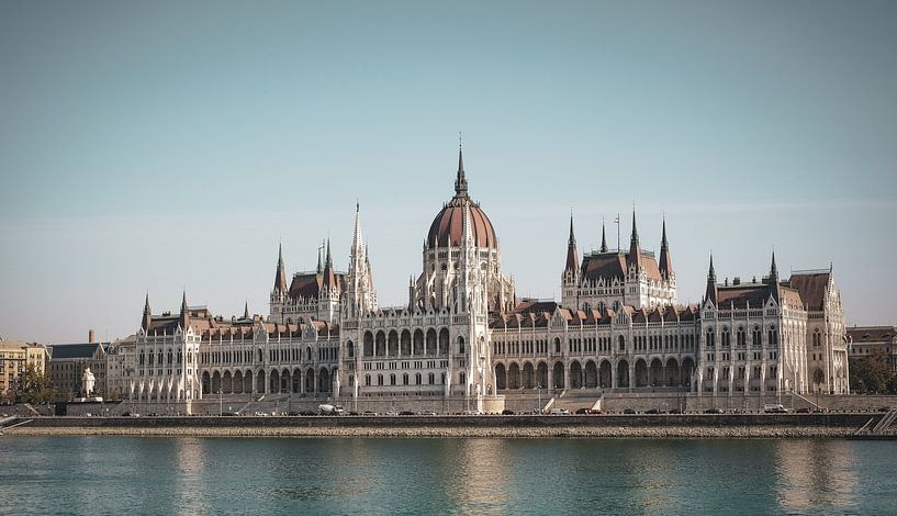 Budapest by Hello Pompoyo