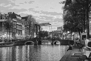 Innere Stadt von Amsterdam Niederlande Schwarz und Weiß