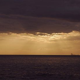 Heavenly light through clouds at sea by MM Imageworks