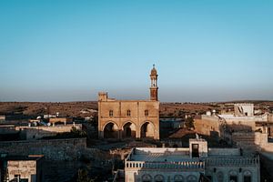 Kerk in Midyat, Zuid Oost Turkije tijdens gouden uur | reisfotografie van Milene van Arendonk