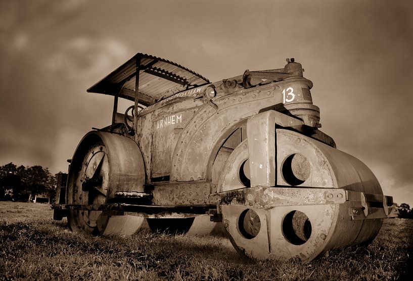 steamroller by Freddy Hoevers