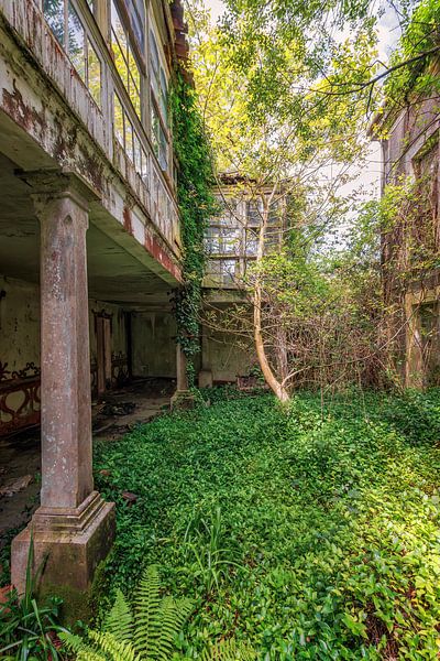 Abandoned house in the centre of Spain by Gentleman of Decay