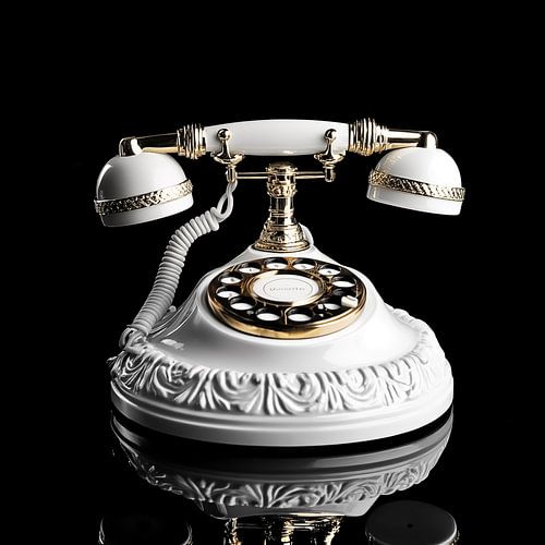 Oude telefoon klassiek goud luxe portret