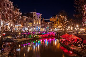 Sfeervolle avondfoto aan de oude gracht in Utrecht van Rick van de Kraats