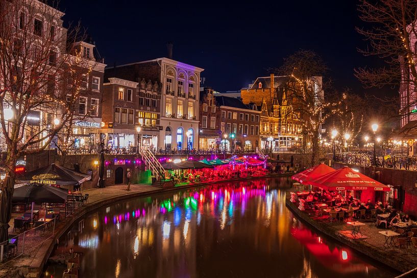 Sfeervolle avondfoto aan de oude gracht in Utrecht van Rick van de Kraats