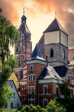 Vieille ville historique de Weißenburg en Bavière avec l'église S sur ManfredFotos