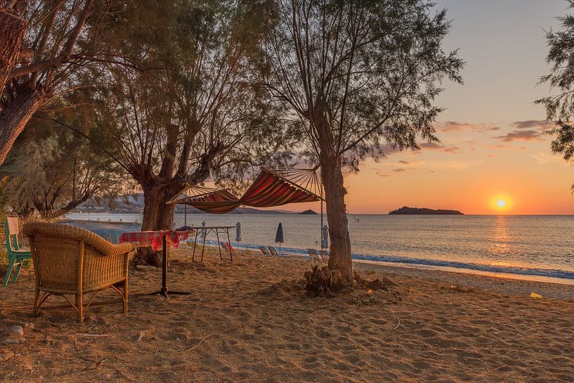 Plage avec coucher de soleil - Lesbos par Rinus Lasschuyt Fotografie
