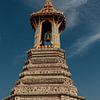 Magnifique Stupa avec clocher à Wat Phra Kaew, complexe de temples du Grand Palais sur Jeroen Langeveld, MrLangeveldPhoto