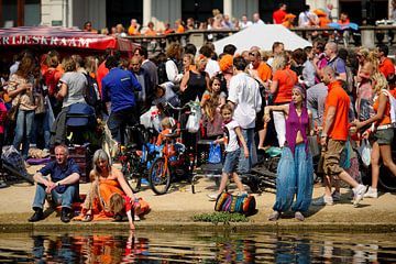 Vondelpark à Amsterdam pendant la fête de la Reine. sur Merijn van der Vliet